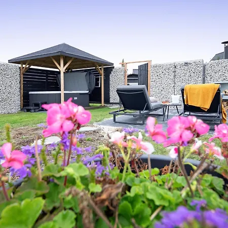 Tatil Evi Near Forest With Wellness Garden Den Burg